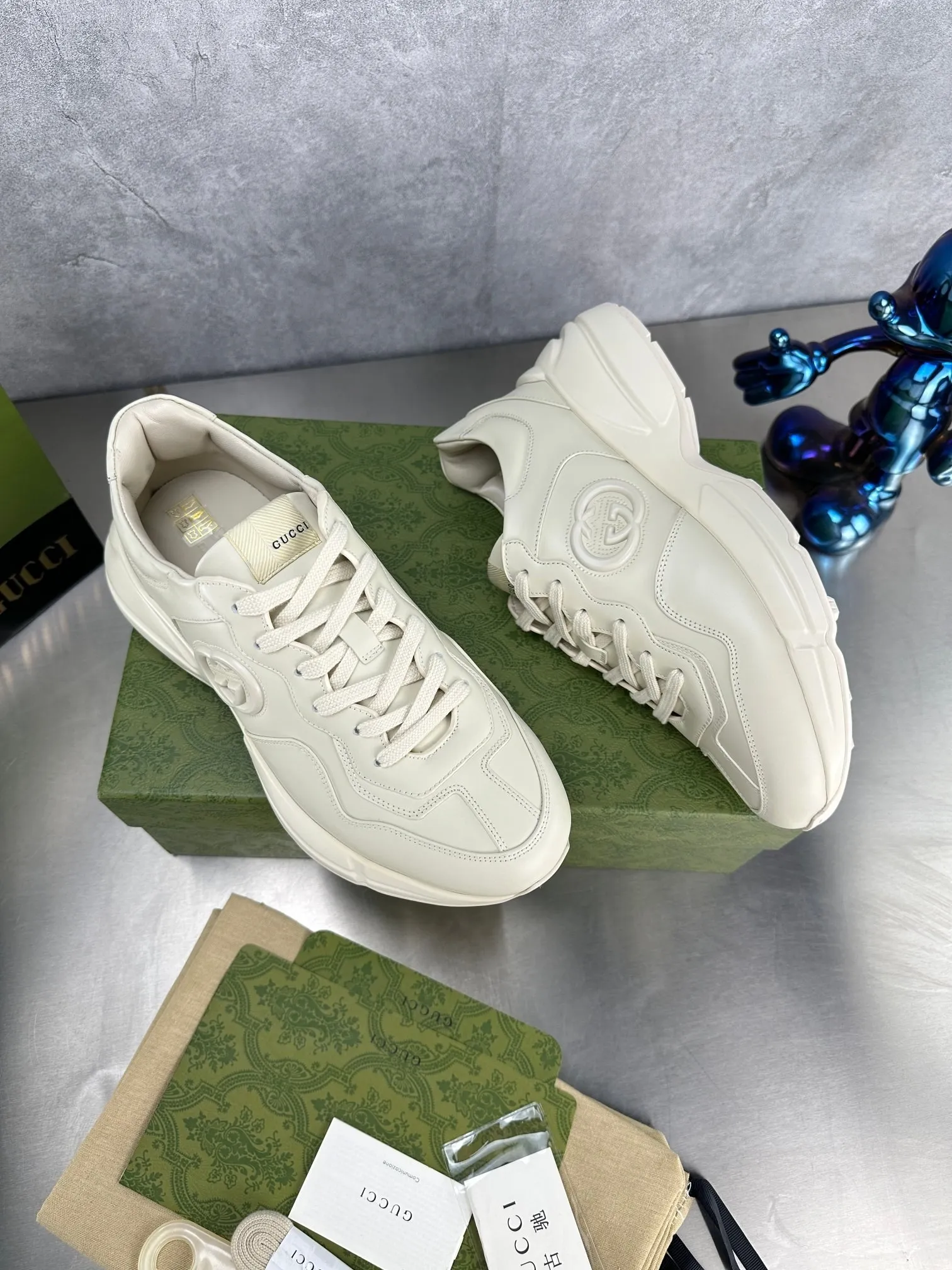 P800🔵GUCCI Italian Gucci dad shoes Top version 🔜Original quality🔜Purchasing level 2️⃣ years of experience in making dad shoes. It took more than 3 months of research and development to disassemble the original version, and it is finally available! The goods are worth looking forward to! 👫 style for couples 🔜Versatile in all seasons🔜 Fashion🔜 Personality 🔜Distinctive 🔵More than 100 layouts in the whole series, welcome to inquire for pictures Outsole: The latest original developed TPU Upper: Imported first-layer silk cowhide🐮 Lining: Original A-grade mixed sheepskin🐮 Foot: Original A-grade imported cowhide 💯Counter genuine complete package Midsole Latex pad with LOGO, last, oil edge, air pressure coding process, supports NFC anti-counterfeiting chip detection! Size: women’s code 34-41, men’s code 38-46 (women’s 34 41, men’s 38 46 customized)